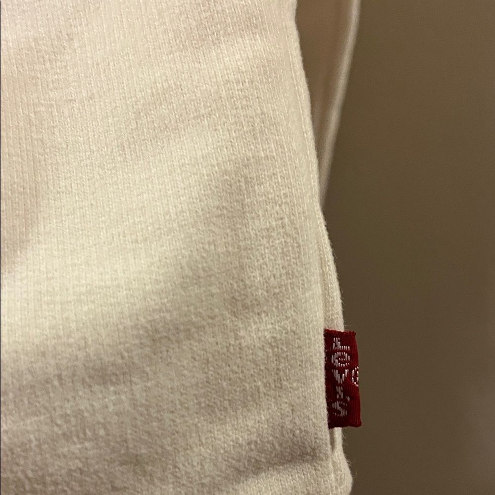 Levi's Cream Graphic Crewneck - Picture 5 of 8